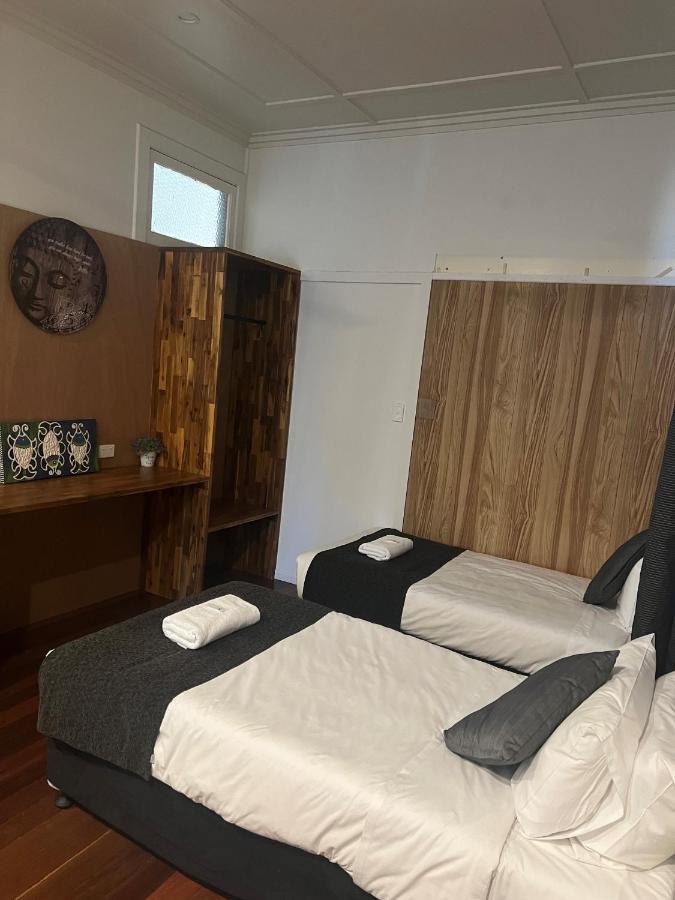 Gin Gin Budget Accommodation Bagian luar foto