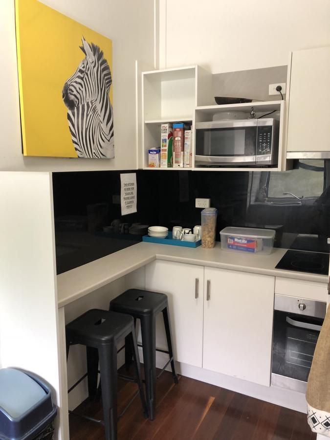 Gin Gin Budget Accommodation Bagian luar foto